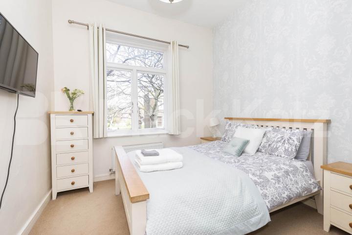 Super spacious two bed two bath apartment by Camden High St & Tube  Pratt Street, Camden